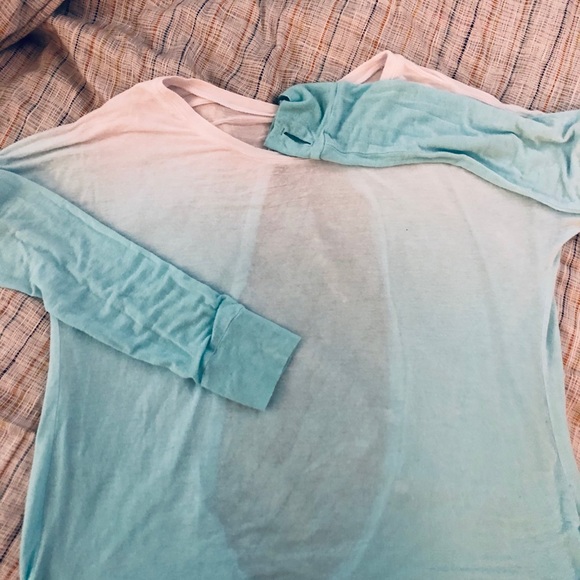 Split back yoga long sleeve - Picture 2 of 4